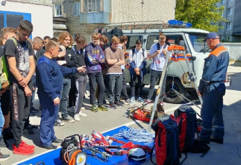 Брянские гимназисты посетили ГКУ «Брянский пожарно – спасательный центр»
