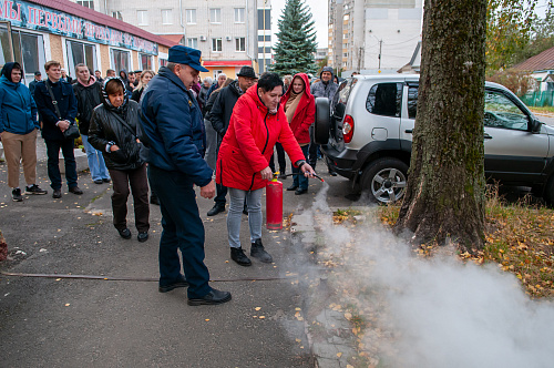 Эвакуация людей и тушение условного пожара