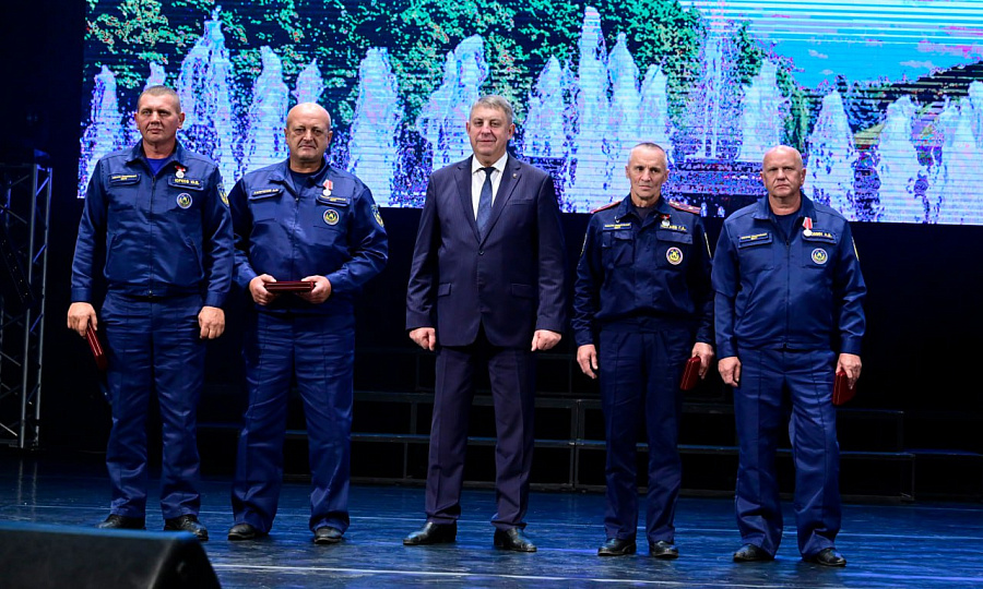 Брянск город, прославленный подвигами и трудом своих людей