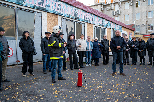 В брянском пожарно – спасательном центре прошла тренировка по эвакуации и тушению условного пожара