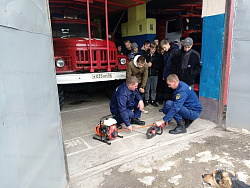 Севские пожарные пригласили в гости школьников